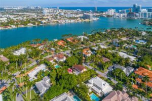 Family hiring a nanny housekeeper job in Miami Beach, Florida